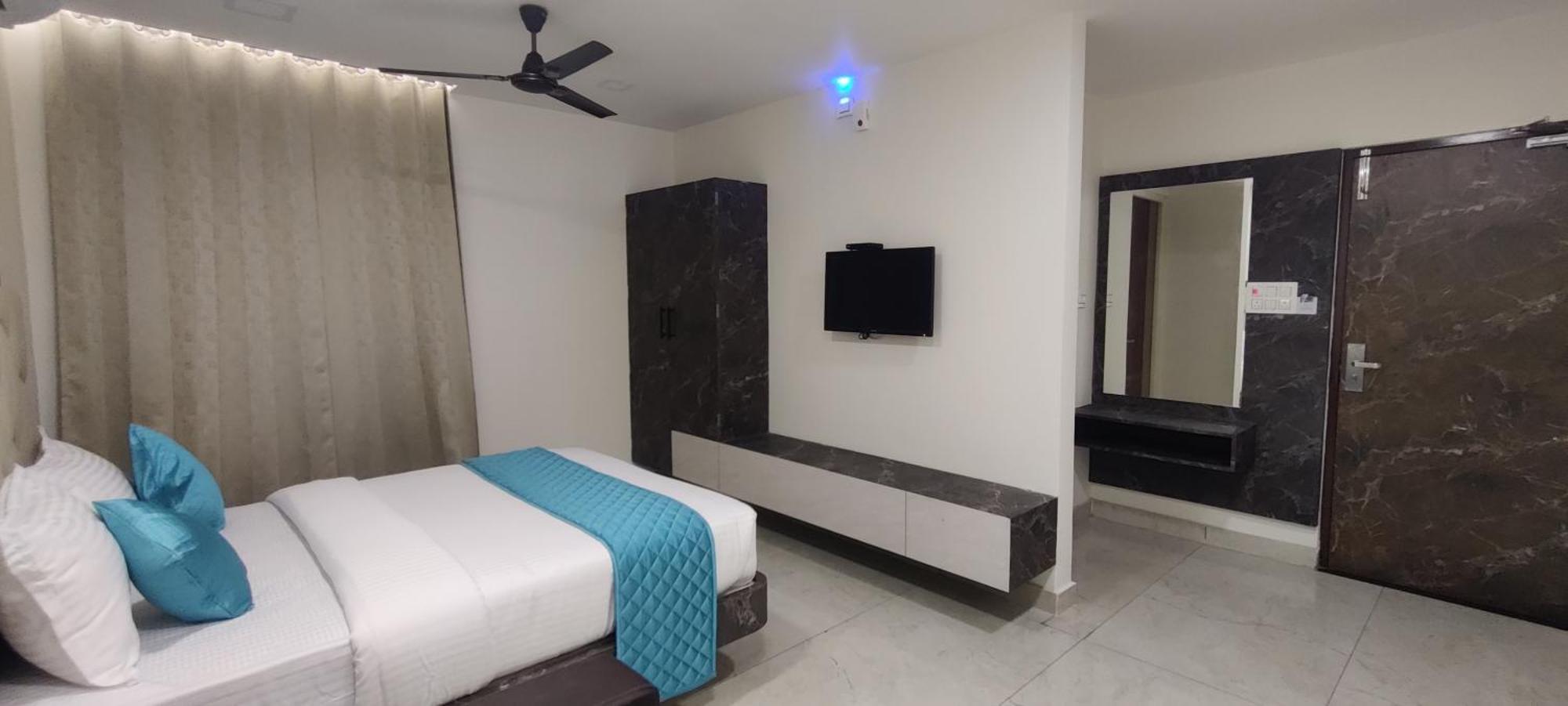 Balaji Residency Velánganni Kültér fotó